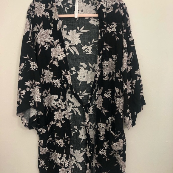 Robe - Picture 4 of 4